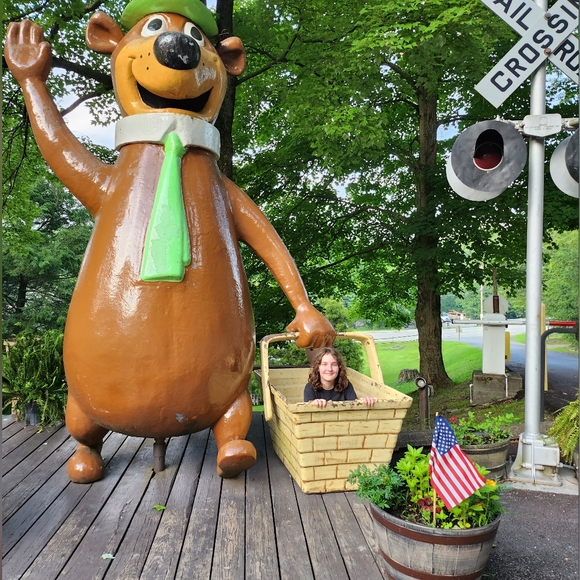 Meet your Posher, Malinda - Picture 2 of 6